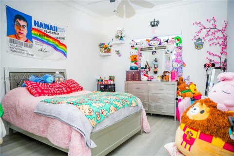 Casa en venta en Miami Lakes, Florida, 5 dormitorios № 1984038 - foto 15