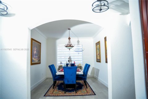 Casa en venta en Miami Lakes, Florida, 5 dormitorios № 1984038 - foto 23