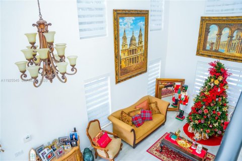 Casa en venta en Miami Lakes, Florida, 5 dormitorios № 1984038 - foto 7