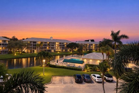 Copropriété à vendre à Boca Raton, Floride: 2 chambres, 128.67 m2 № 2411797 - photo 2