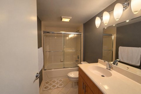 Copropriété à vendre à Boca Raton, Floride: 2 chambres, 128.67 m2 № 2411797 - photo 11