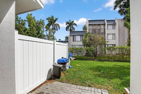 Townhouse in Lake Worth, Florida 4 bedrooms, 171.96 sq.m. № 2087561 - photo 29