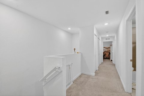 Townhouse in Lake Worth, Florida 4 bedrooms, 171.96 sq.m. № 2087561 - photo 28