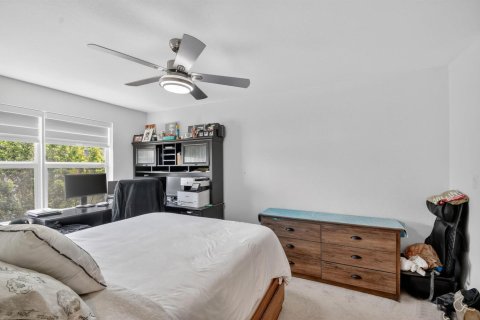 Townhouse in Lake Worth, Florida 4 bedrooms, 171.96 sq.m. № 2087561 - photo 15