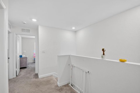 Townhouse in Lake Worth, Florida 4 bedrooms, 171.96 sq.m. № 2087561 - photo 22