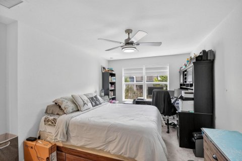 Townhouse in Lake Worth, Florida 4 bedrooms, 171.96 sq.m. № 2087561 - photo 16