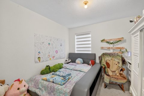 Townhouse in Lake Worth, Florida 4 bedrooms, 171.96 sq.m. № 2087561 - photo 19