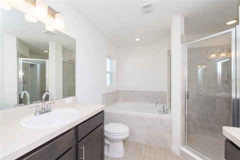 House in Frostproof, Florida 3 bedrooms, 117.61 sq.m. № 1718368 - photo 12