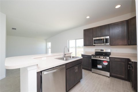 House in Frostproof, Florida 3 bedrooms, 117.61 sq.m. № 1718368 - photo 5