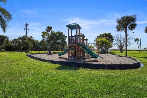 Villa ou maison à vendre à Bradenton, Floride: 3 chambres, 119.1 m2 № 2416858 - photo 30