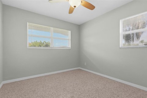 Villa ou maison à vendre à Bradenton, Floride: 3 chambres, 119.1 m2 № 2416858 - photo 12