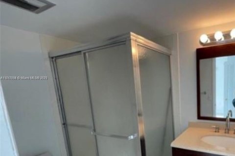 Condo in Bay Harbor Islands, Florida, 2 bedrooms  № 1812283 - photo 5