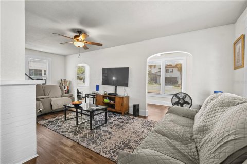 House in Saint Petersburg, Florida 3 bedrooms, 104.05 sq.m. № 1751495 - photo 19