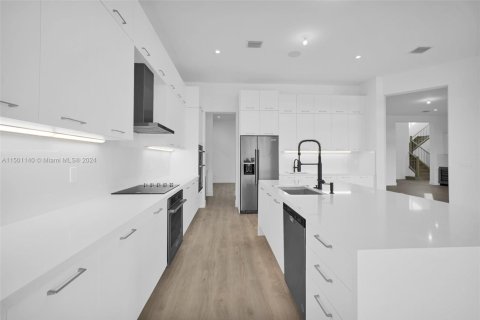 Купить виллу или дом в Купер-Сити, Флорида 6 спален, 536.98м2, № 1811200 - фото 6
