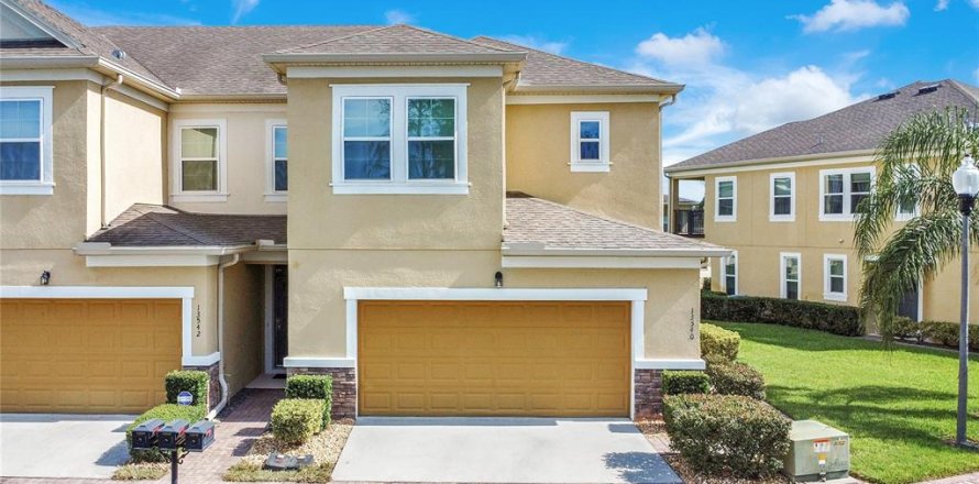Townhouse in Clermont, Florida 3 bedrooms, 180.6 sq.m. № 1847287
