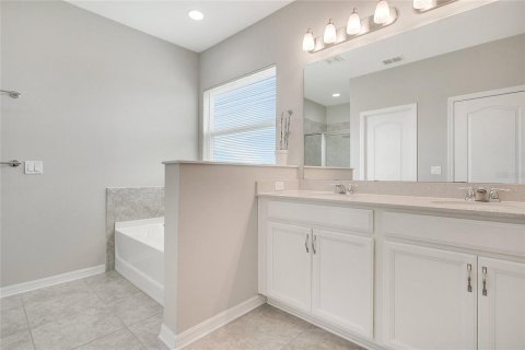 Townhouse in Clermont, Florida 3 bedrooms, 180.6 sq.m. № 1847287 - photo 20