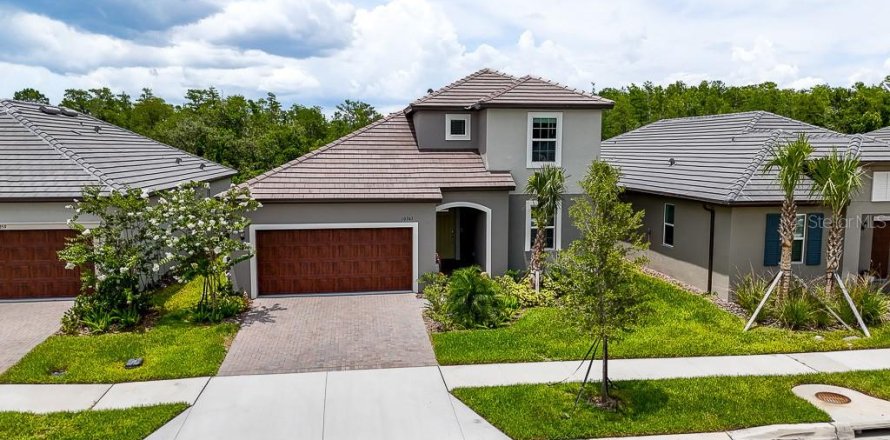 House in Land O' Lakes, Florida 3 bedrooms, 219.81 sq.m. № 1817202