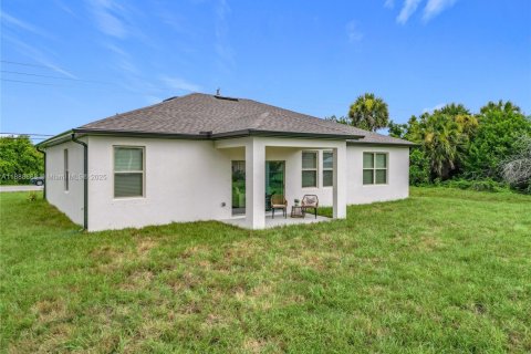 Купить виллу или дом в Норт-Порт, Флорида 4 спальни, 168.15м2, № 1942452 - фото 22