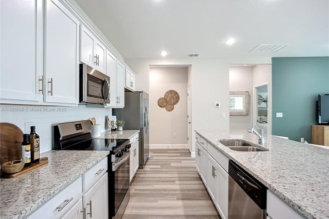 Купить виллу или дом в Норт-Порт, Флорида 4 спальни, 168.15м2, № 1942452 - фото 5