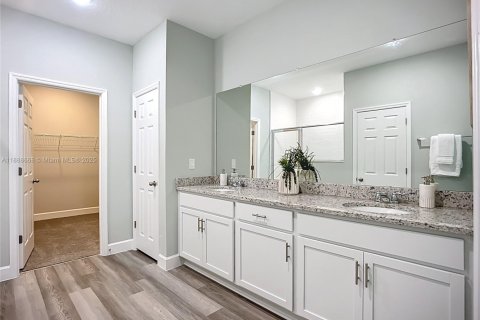 Купить виллу или дом в Норт-Порт, Флорида 4 спальни, 168.15м2, № 1942452 - фото 15