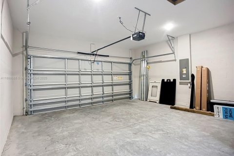 Купить виллу или дом в Норт-Порт, Флорида 4 спальни, 168.15м2, № 1942452 - фото 19