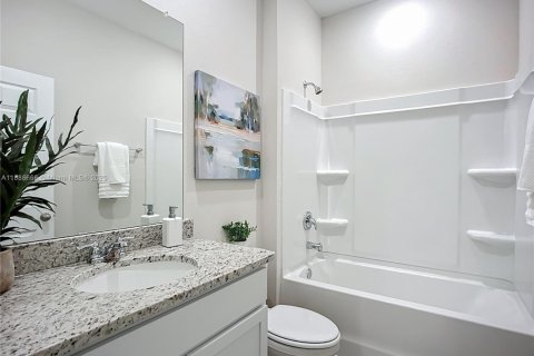 Купить виллу или дом в Норт-Порт, Флорида 4 спальни, 168.15м2, № 1942452 - фото 12