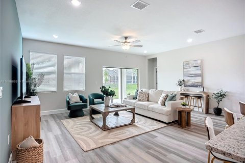 Купить виллу или дом в Норт-Порт, Флорида 4 спальни, 168.15м2, № 1942452 - фото 9