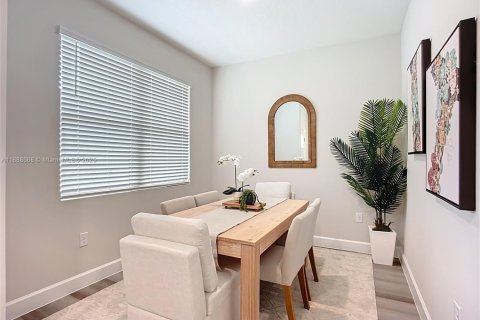 Купить виллу или дом в Норт-Порт, Флорида 4 спальни, 168.15м2, № 1942452 - фото 2