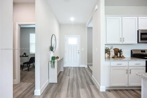 Купить виллу или дом в Норт-Порт, Флорида 4 спальни, 168.15м2, № 1942452 - фото 7