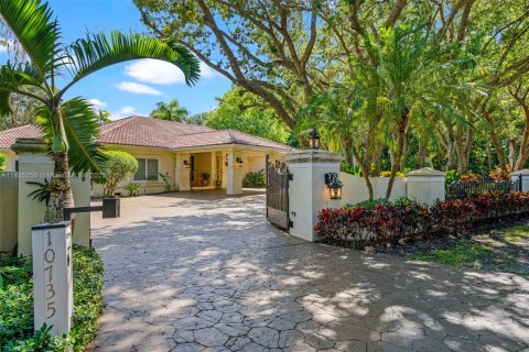 Casa en venta en Pinecrest, Florida, 7 dormitorios, 475.1 m2 № 1818474 - foto 1