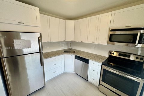 Copropriété à vendre à Margate, Floride: 2 chambres, 91.97 m2 № 1963183 - photo 1