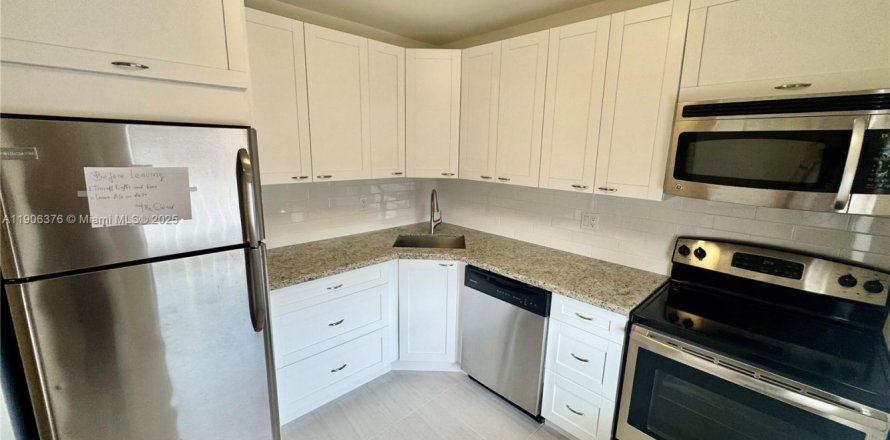 Condo à Margate, Floride, 2 chambres № 1963183