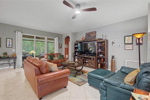 House in San Antonio, Florida 3 bedrooms, 183.3 sq.m. № 2312980 - photo 9