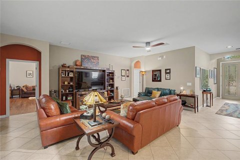 House in San Antonio, Florida 3 bedrooms, 183.3 sq.m. № 2312980 - photo 12