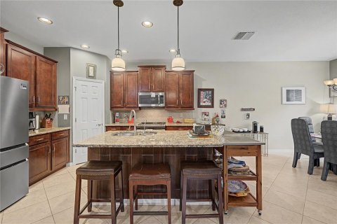 House in San Antonio, Florida 3 bedrooms, 183.3 sq.m. № 2312980 - photo 27