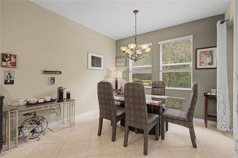 House in San Antonio, Florida 3 bedrooms, 183.3 sq.m. № 2312980 - photo 8