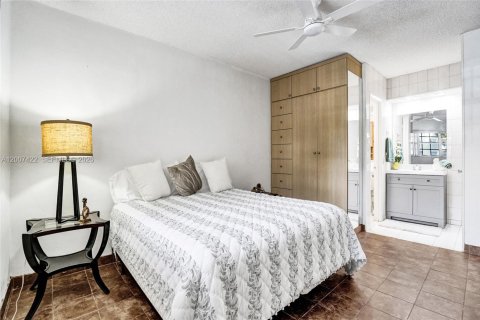 Copropriété à vendre à Hallandale Beach, Floride: 2 chambres, 97.55 m2 № 2090469 - photo 11