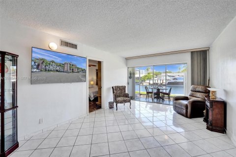 Copropriété à vendre à Hallandale Beach, Floride: 2 chambres, 97.55 m2 № 2090469 - photo 29