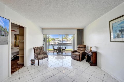 Copropriété à vendre à Hallandale Beach, Floride: 2 chambres, 97.55 m2 № 2090469 - photo 30