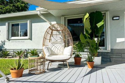 Villa ou maison à louer à Pompano Beach, Floride: 4 chambres, 149.94 m2 № 2145738 - photo 2