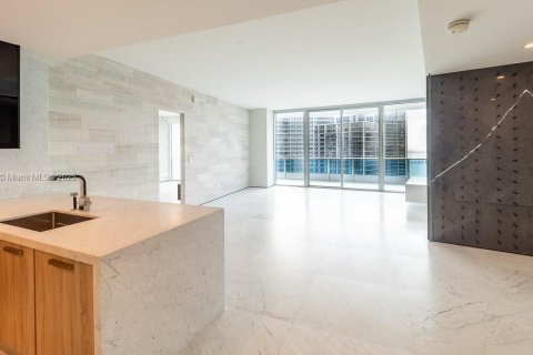 Condo in Miami, Florida, 2 bedrooms  № 1938790 - photo 10