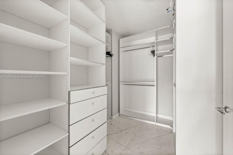 Condo in Miami, Florida, 2 bedrooms  № 1938790 - photo 29