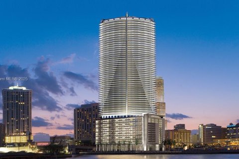 Condo in Miami, Florida, 2 bedrooms  № 1938790 - photo 2