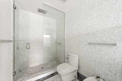 Condominio en venta en Miami, Florida, 2 dormitorios, 138.61 m2 № 1938790 - foto 28