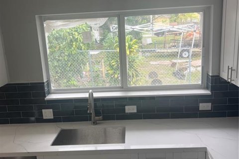House in Deerfield Beach, Florida 3 bedrooms, 105.91 sq.m. № 2207970 - photo 8