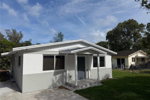 House in Deerfield Beach, Florida 3 bedrooms, 105.91 sq.m. № 2207970