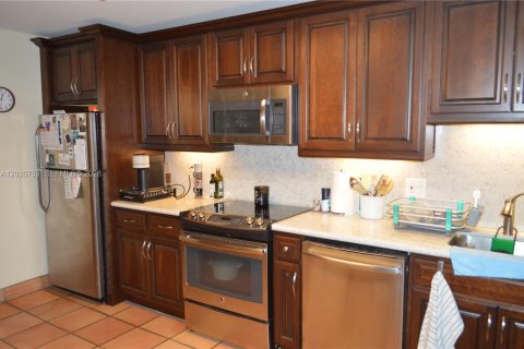 Townhouse in Doral, Florida 2 bedrooms, 157.93 sq.m. № 2258004 - photo 9