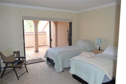 Townhouse in Doral, Florida 2 bedrooms, 157.93 sq.m. № 2258004 - photo 21