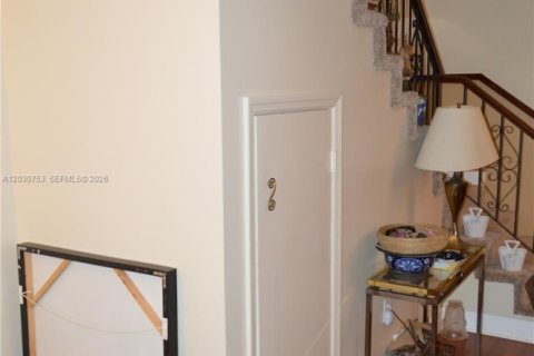 Townhouse in Doral, Florida 2 bedrooms, 157.93 sq.m. № 2258004 - photo 28