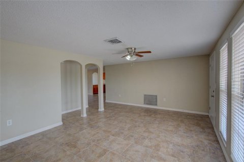 House in Holiday, Florida 3 bedrooms, 154.68 sq.m. № 1659285 - photo 11
